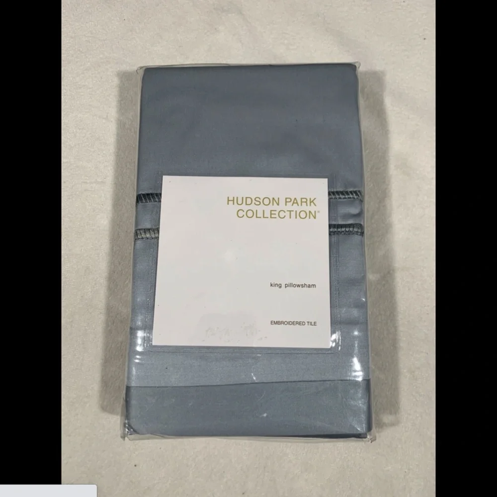 NIB [‎ 1 King ] Sham for Hudson Park Embroidered Tile